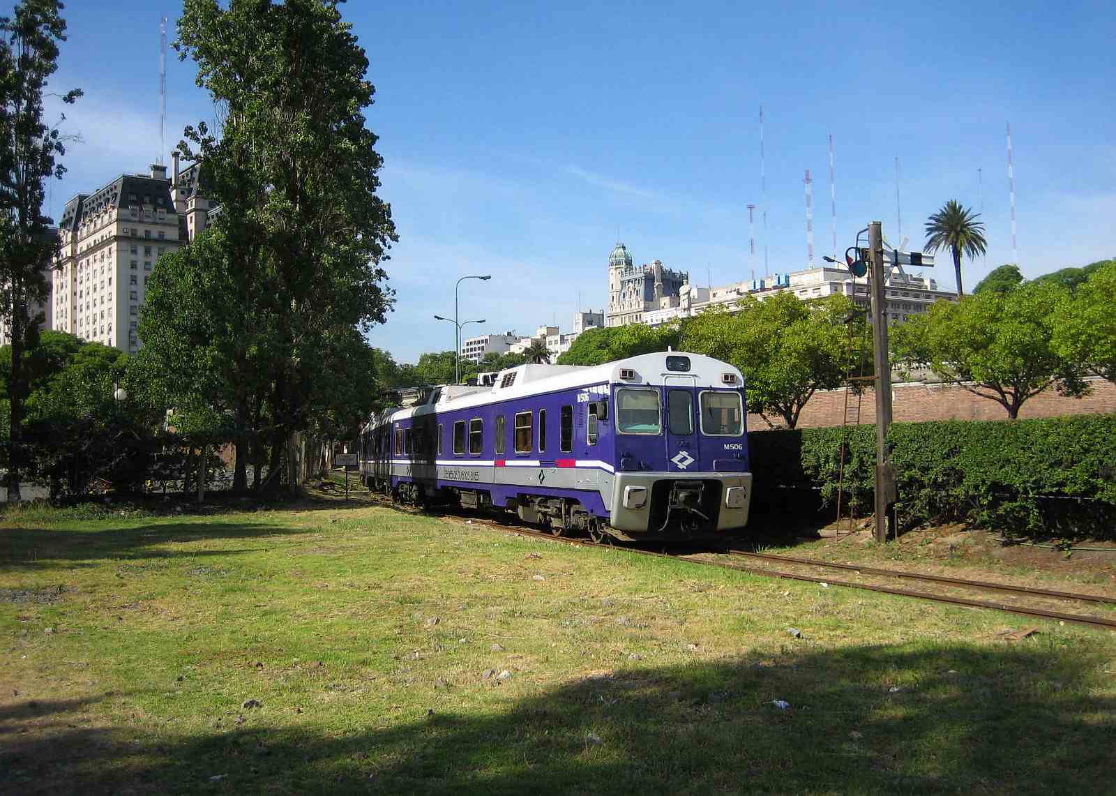 DMU leaving Puerto Madero tunnel[Photo by Paddy Farrell]