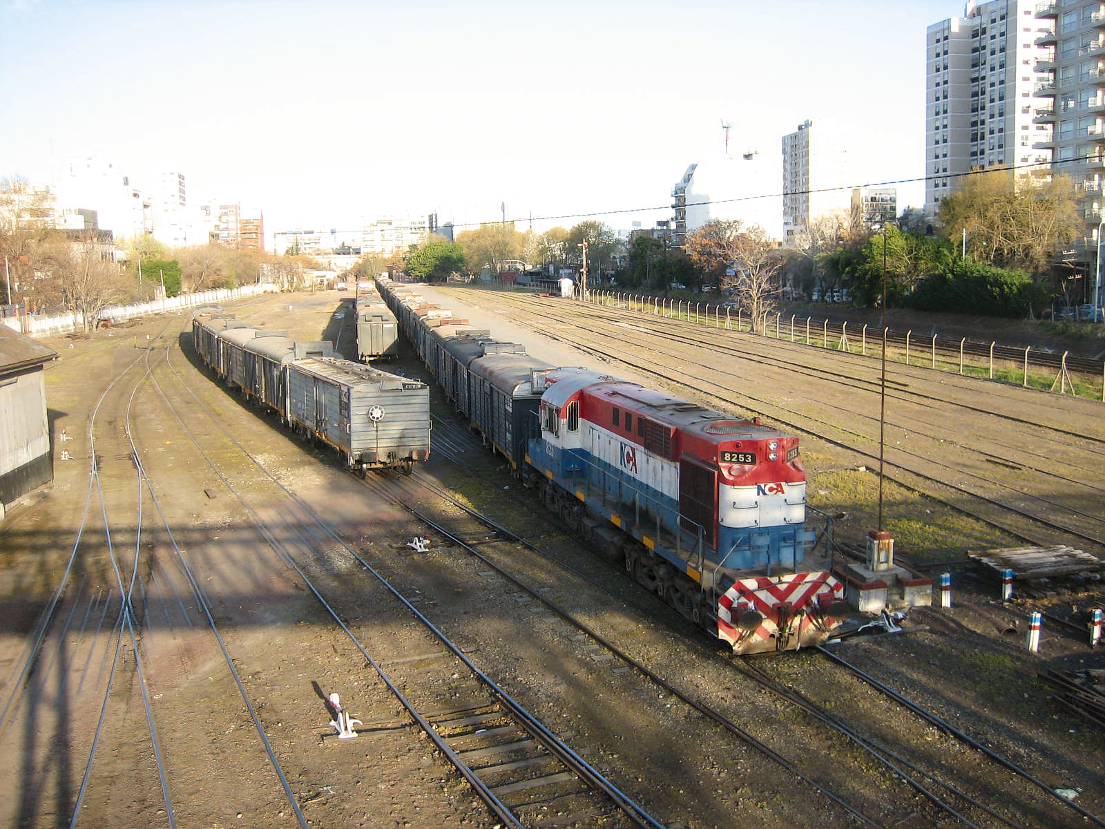 Colegiales Yard, looking South in suburban Buenos Aires on the ex-FCCA (Linea Mitre). Colegiales Station is above the loco centre-right. 2011, Paddy Farrell.